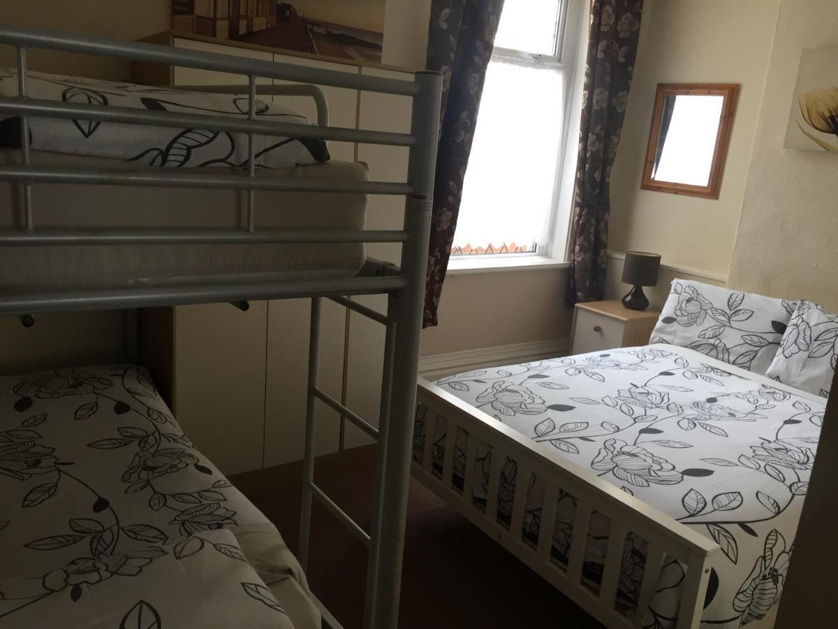 Phillips Apartments Blackpool Esterno foto