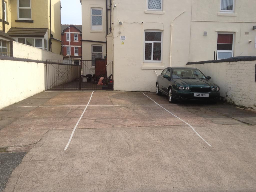 Phillips Apartments Blackpool Esterno foto